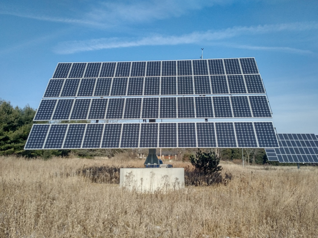 Dual-axis solar tracker installation (13.0 kW)